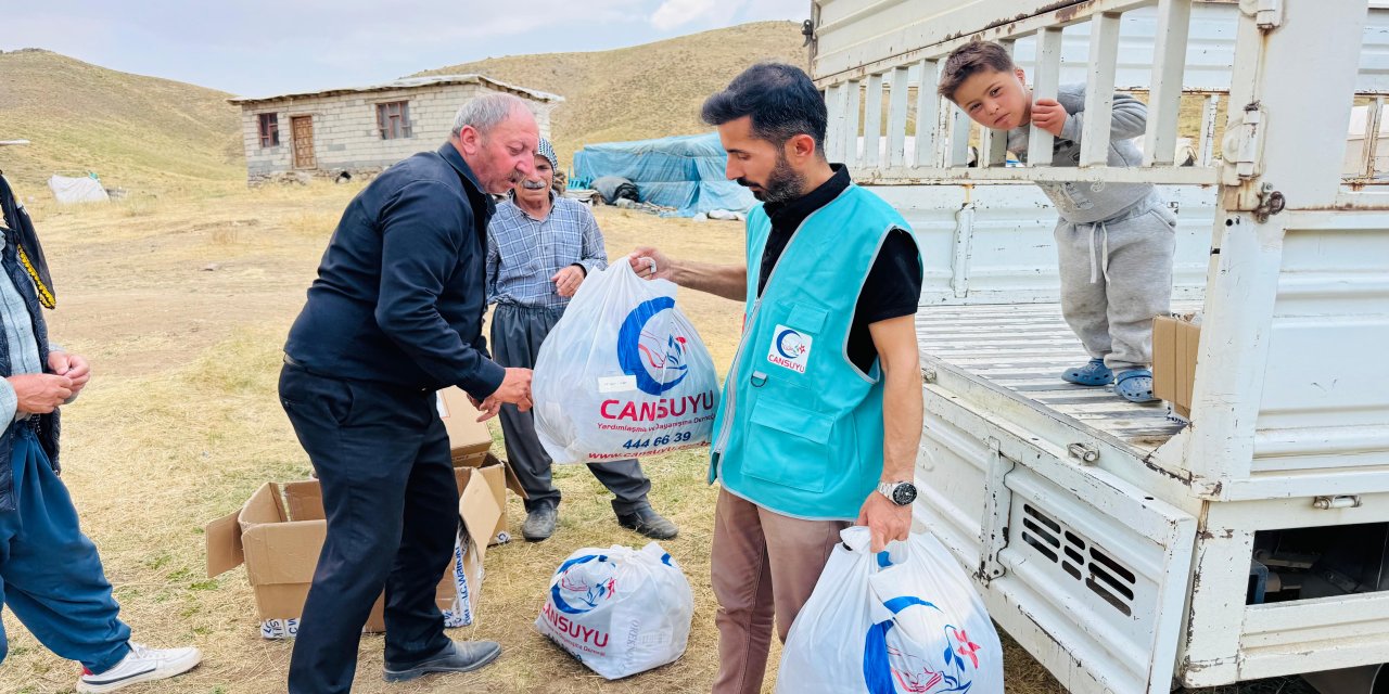 Can Suyu'dan Şırnak'ta Durumu iyi olmayan vatandaşlara Giyim Yardımı