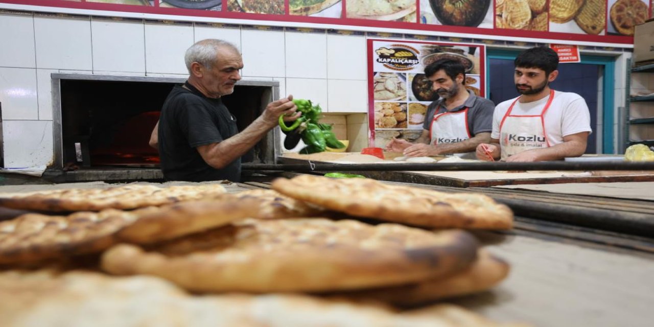 80 Derecelik Sıcakta Ekmek Mücadelesi: Fırıncıların Zorlu Yaz Mesaisi
