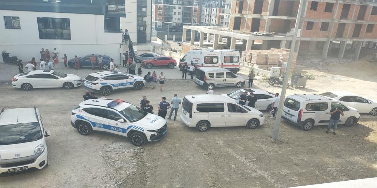 Edirne'de bir baba eşini ve oğlunu öldürüp intihara kalkıştı