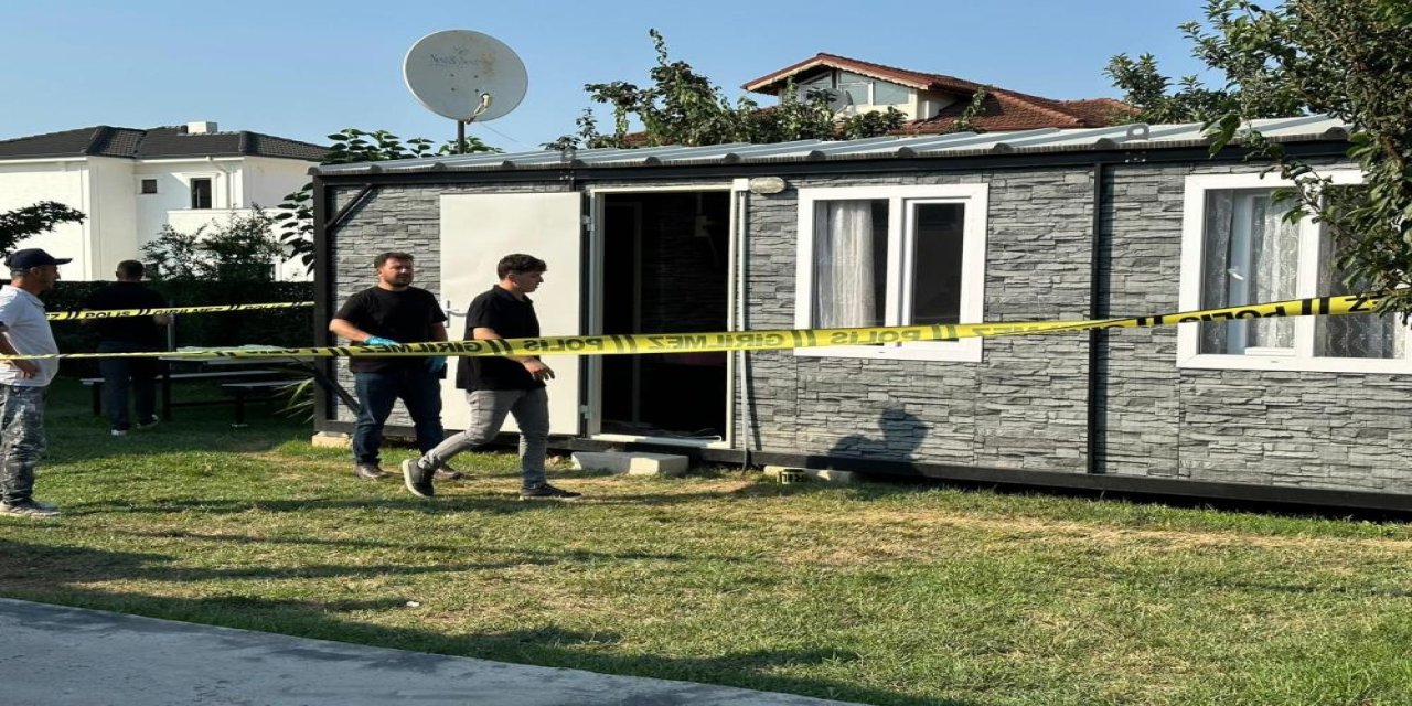 Prefabrik evde başından silahla vurulmuş halde bulunan yaşlı adam hayatını kaybetti