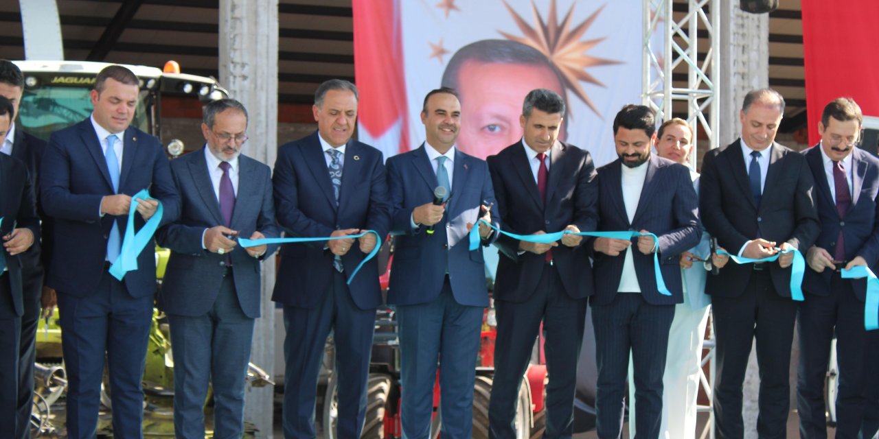 Bakan Kacır: "23 yıla asırlık başarılar sığdırarak, büyük ve güçlü Türkiye'yi inşa ettik"