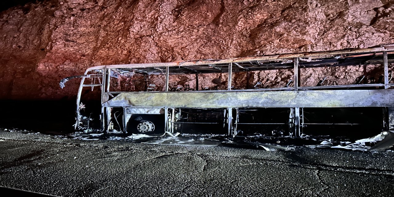 Yolcu Otobüsü Teneke Yığınına Döndü