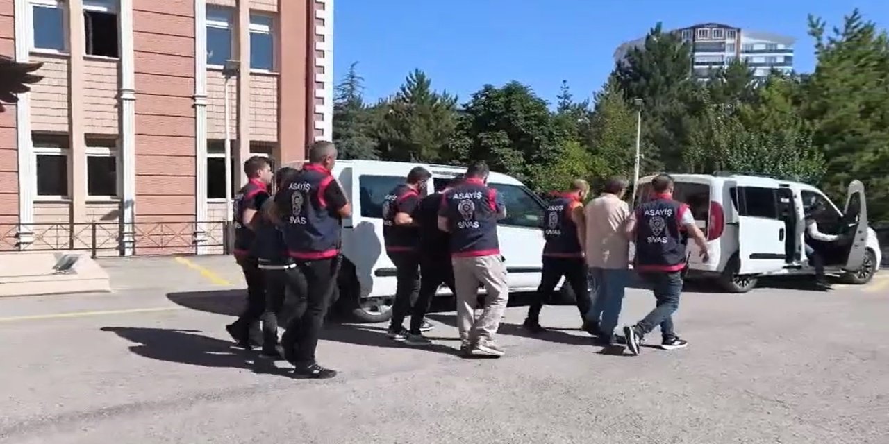 Onlarca Milyon Lira Dolandıran Şebeke Çökertildi