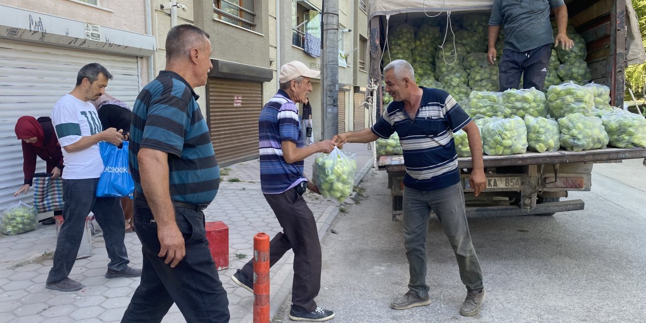 5 ton dolma biberi ücretsiz dağıttı