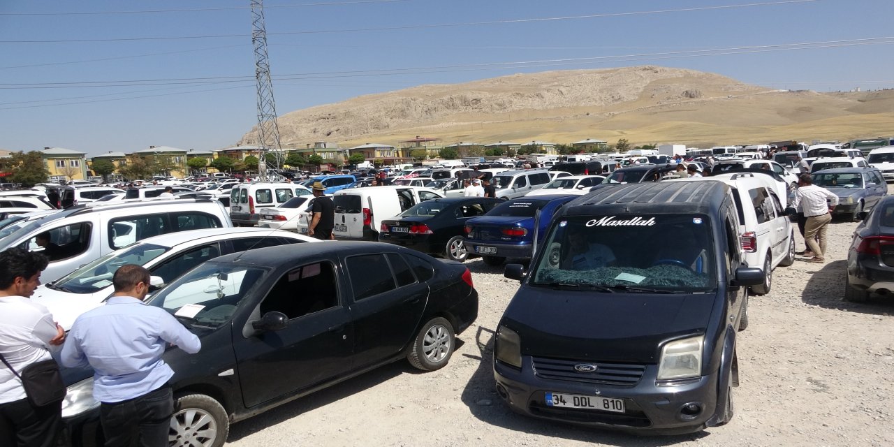 Oto Pazarında Araç Çok, Alıcı Yok