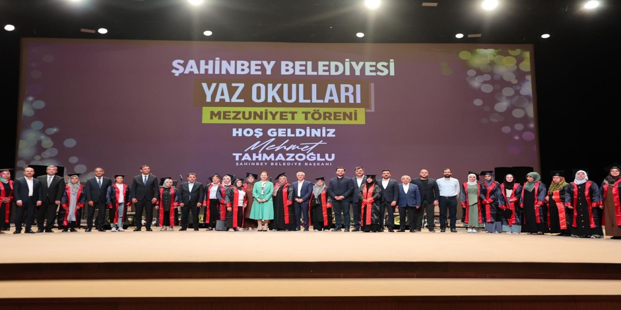 40 Yaş Üstü Kadınlar Yaz Okulunda Mezun Oldu