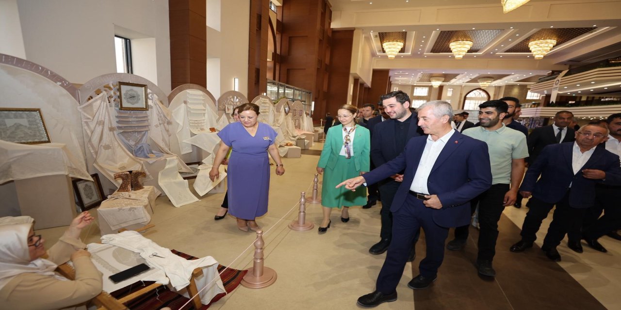 Emekler Sergilendi: Bir Yıllık Emeğin Sanat Eserleri