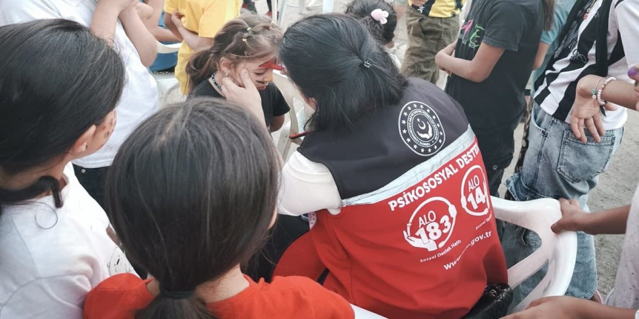 Şırnak’ta Çocuklara Yüz Boyama ve Açık Hava Sineması Etkinliği