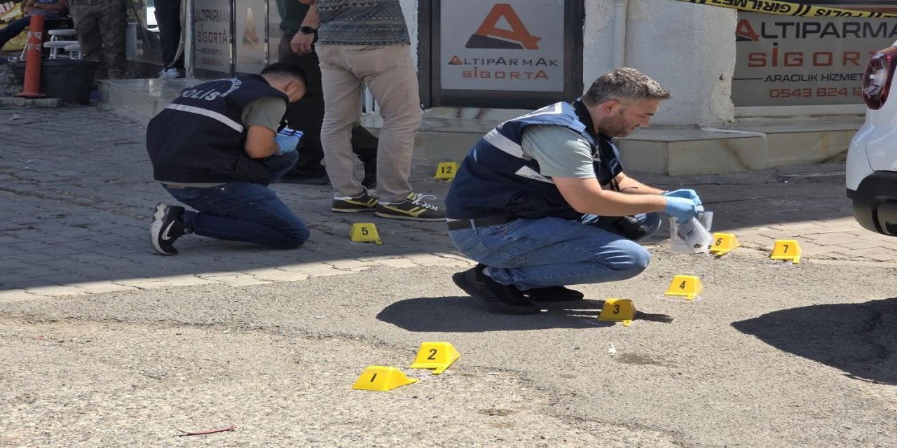 Siverek'te Jandarma aracına silahlı saldırı anının güvenlik kamerası ortaya çıktı