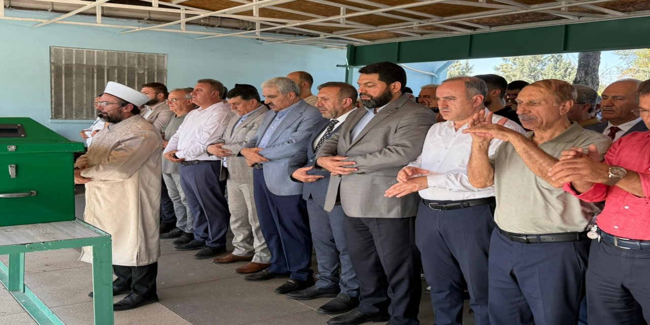 Mersin’deki Feci Kazanın Acı Bilançosu: Genç Kız Diyarbakır'da Defnedildi