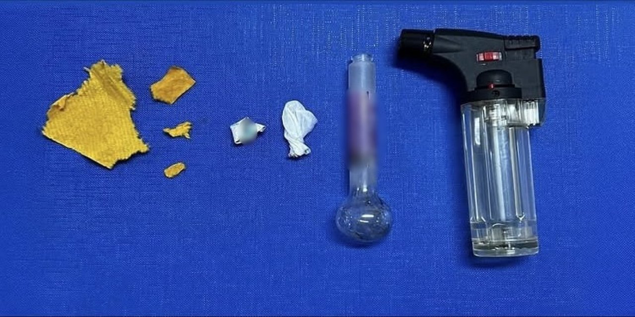 Şüpheli İki Kişinin Üzerinden Uyuşturucu Çıktı