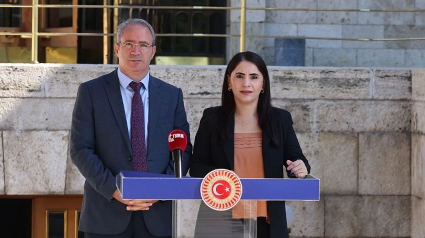 DEM Parti vekillerinden Şırnak’taki öğretmen eksikliğine tepki