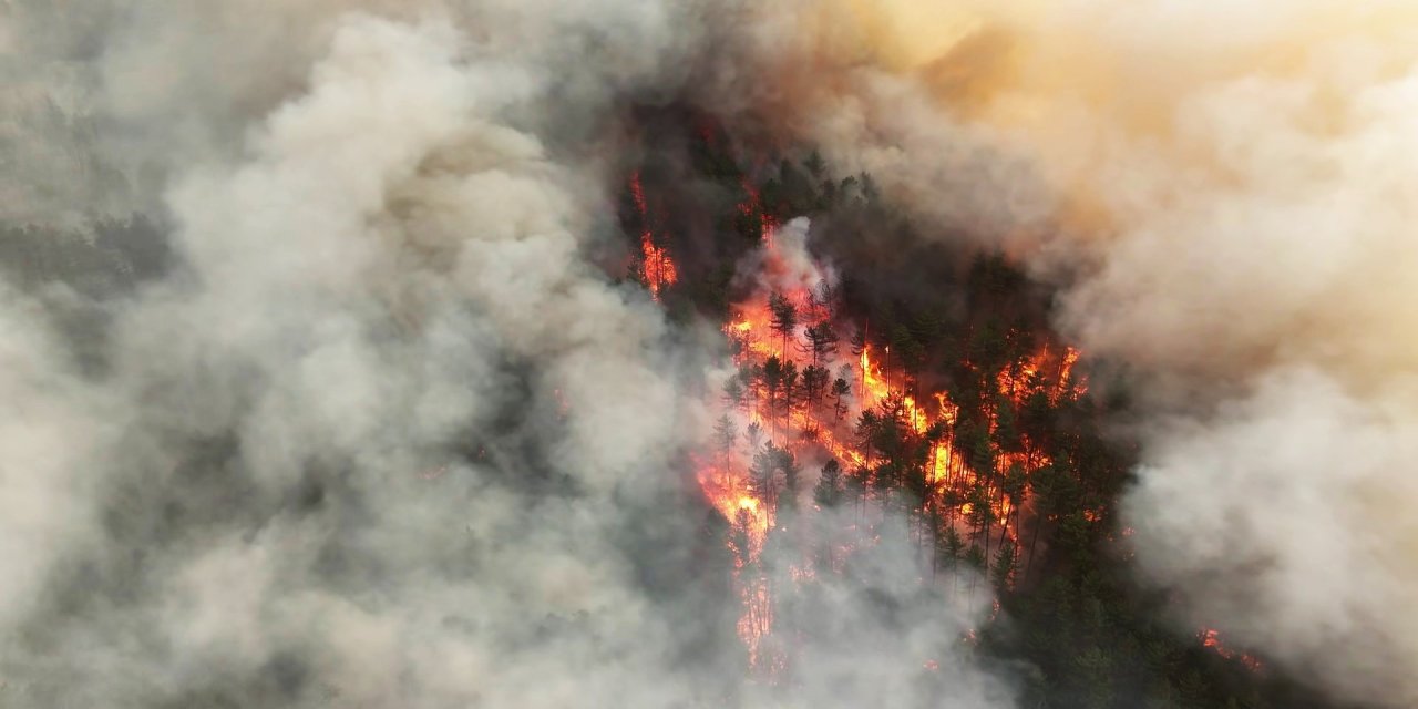 Karabük'te orman yangını! Köy boşaltıldı, drone ile görüntülendi