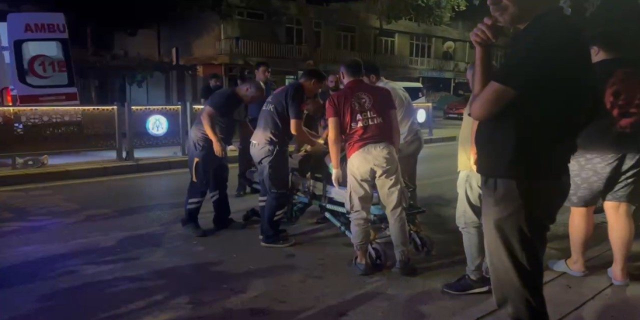 Yolun karşısına geçerken motosiklet çarptı! Erzincan'da trafik kazası