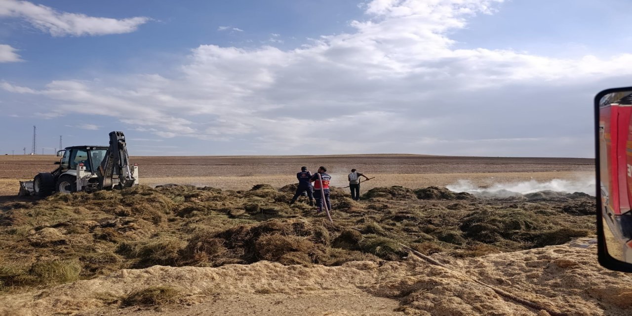 Van'da korkutan yangın! 700 bağ ot, 7 ton saman küle döndü
