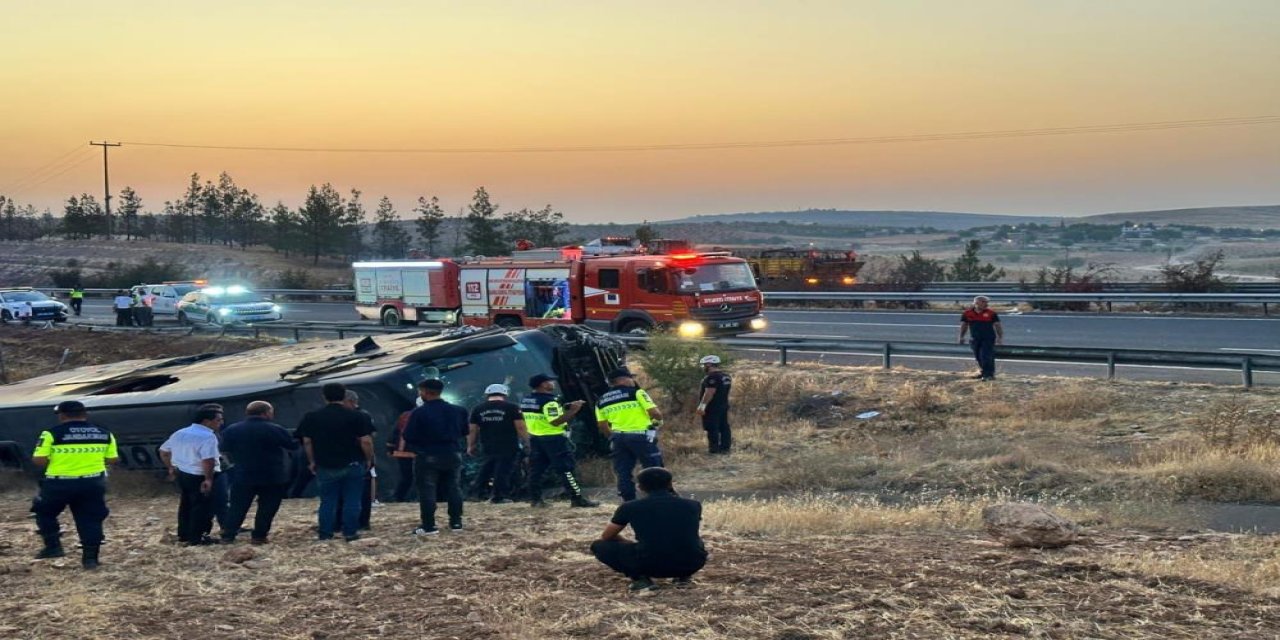 Şanlıurfa'da yolcu otobüsü devrildi: 27 yaralı