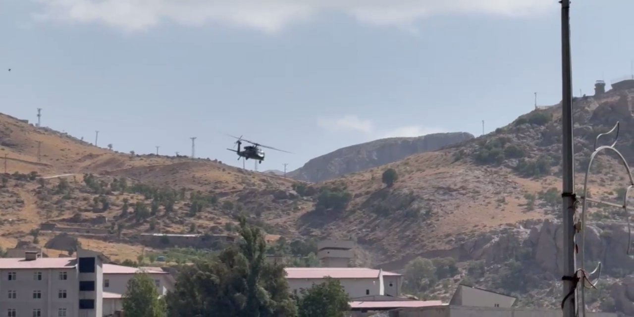 Beytüşşebap Semalarında Nefes Kesen Helikopter Gösterisi