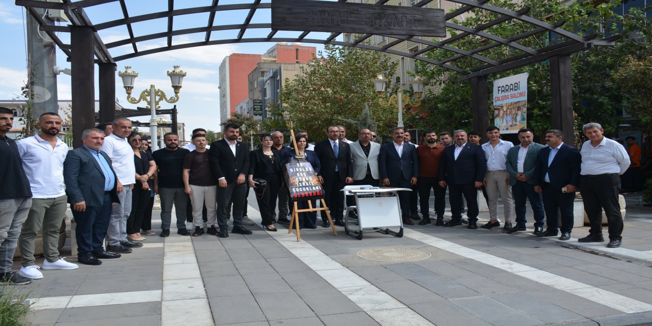 Şırnak'ta Boş Sıralar Eylemiyle Gazze'ye Ses Oldular: "Katil İsrail" Sloganları Yükseldi