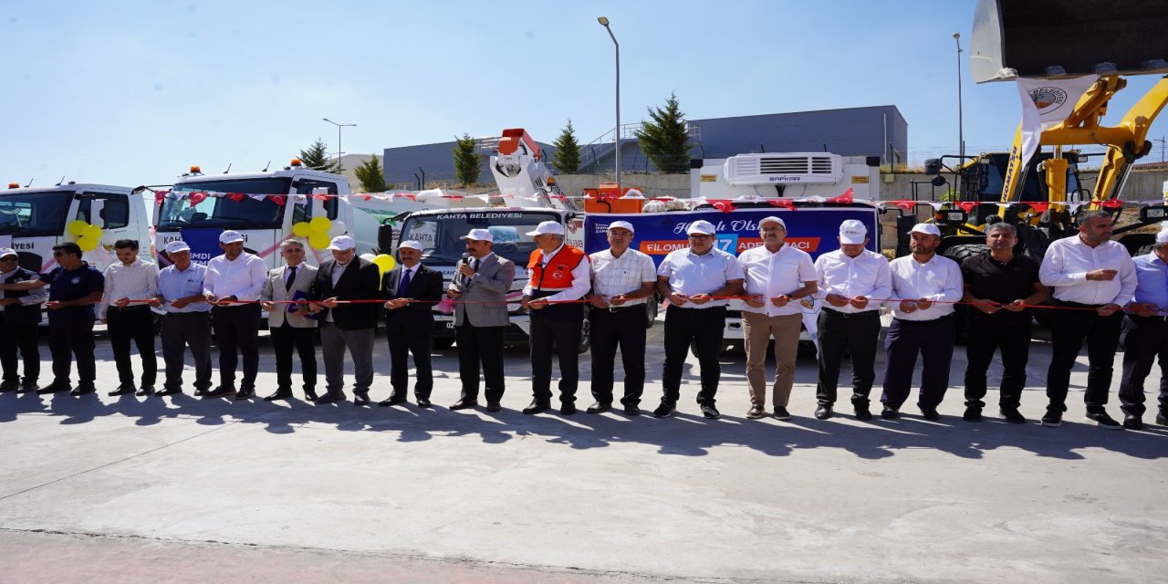 Kahta Belediyesi, tarihinin en büyük araç alımını gerçekleştirdi