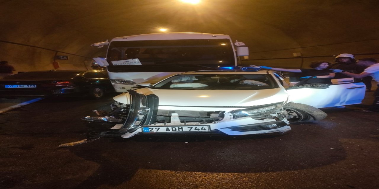 Otoyolda Kâbus: 8 Araç Birbirine Girdi