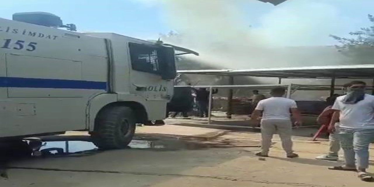 Mardin'de depo yangınına TOMA müdahale etti