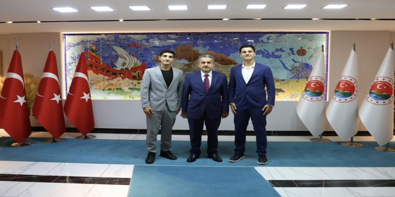 Şırnak YKS Birincisi Ayetullah Uslu’dan Vali Birol Ekici’ye Ziyaret