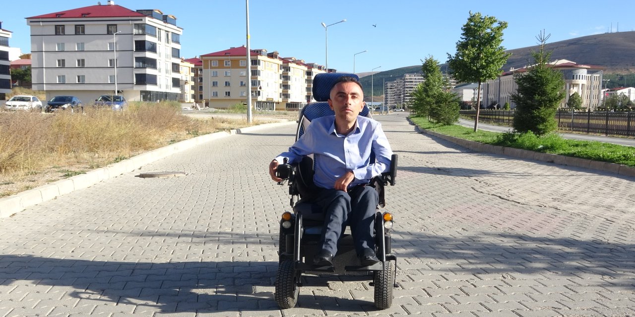 Engelli Vatandaşa Çarptı, Kaza Yerinden Kaçtı