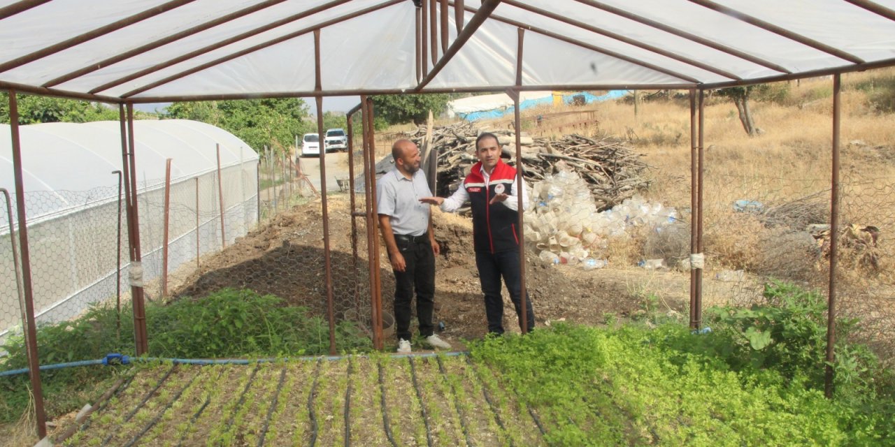Engelli evlatları için mücadele eden çiftçiye devletten sera desteği