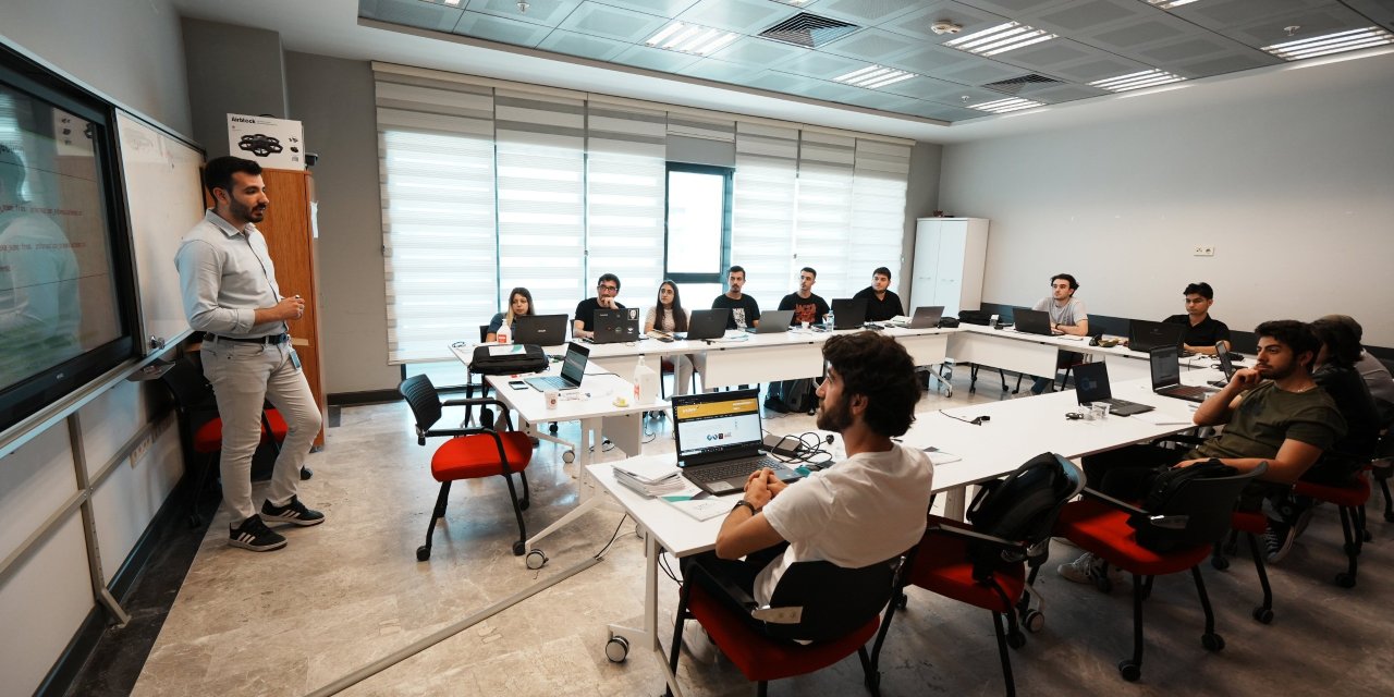 BTK'dan gençlere sertifikalı 10 yeni yapay zeka eğitimi