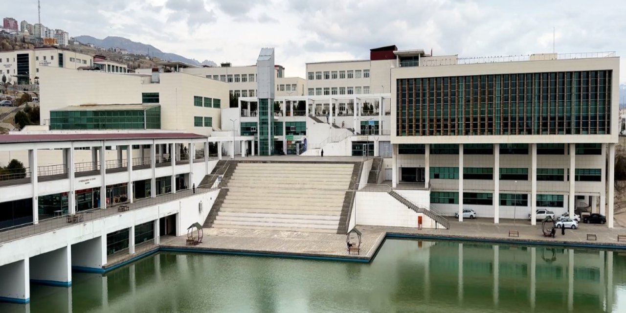 Şırnak Üniversitesi’nde İlk Ders “Filistin”