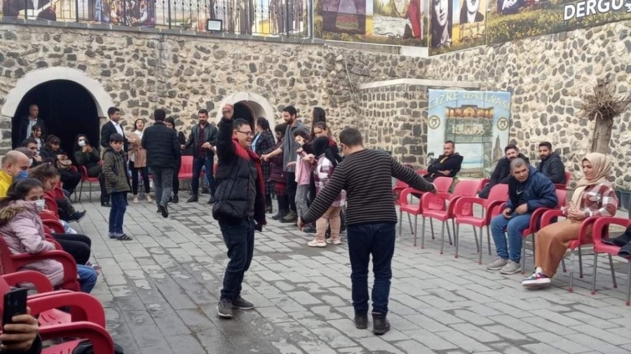 CİZRE DENGBEJ EVİ,ÖZEL MİSAFİRLERİNİ AĞIRLADI