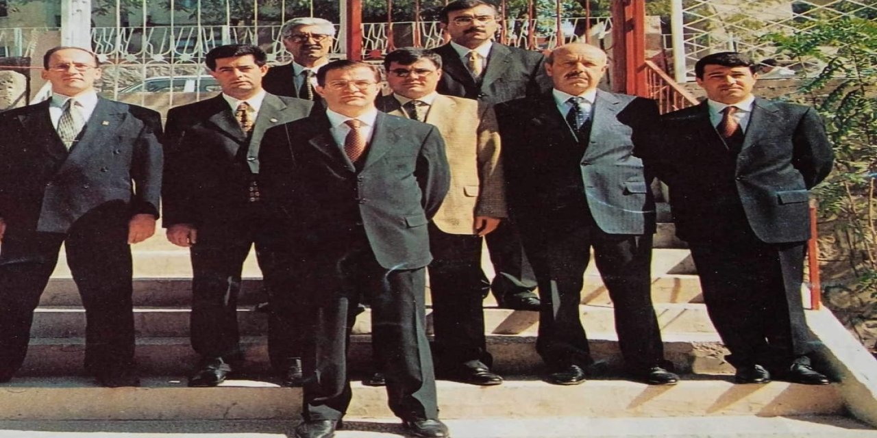 Şırnak’ta 1998’den Bir Kare: İz Bırakan İsimler Bir Arada