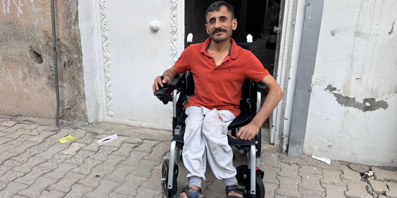 Cizre’de  Antalyalı Ramazan’ın Akülü Sandalye Hayalini Polis Memuru gerçekleştirdi