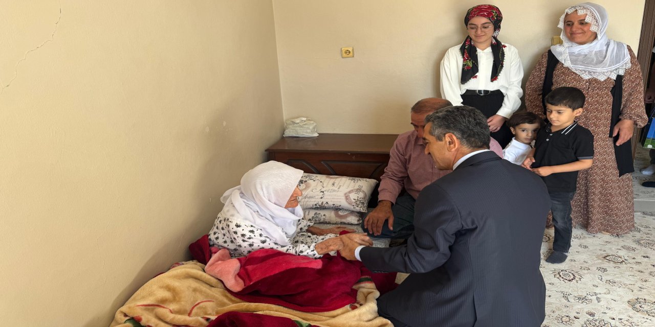 Vali Ekici, 94 Yıllık Çınarı Ziyaretle Mutlu Etti