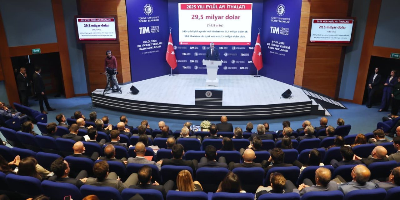 Bakan Bolat: "Eylül ayında hem aylık hem de yıllıklandırılmış mal ihracatında rekor kırdık"