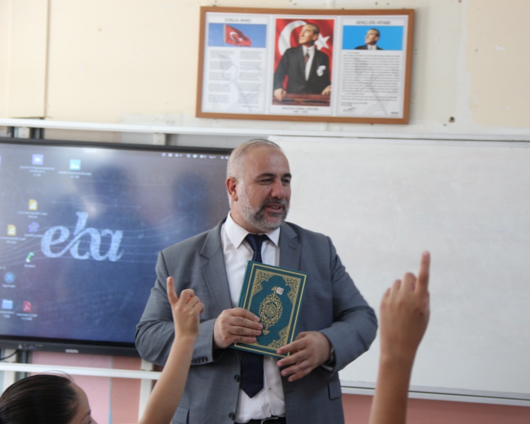 Cizre’de Öğrencilere Kur’anı Kerim Hediye edildi