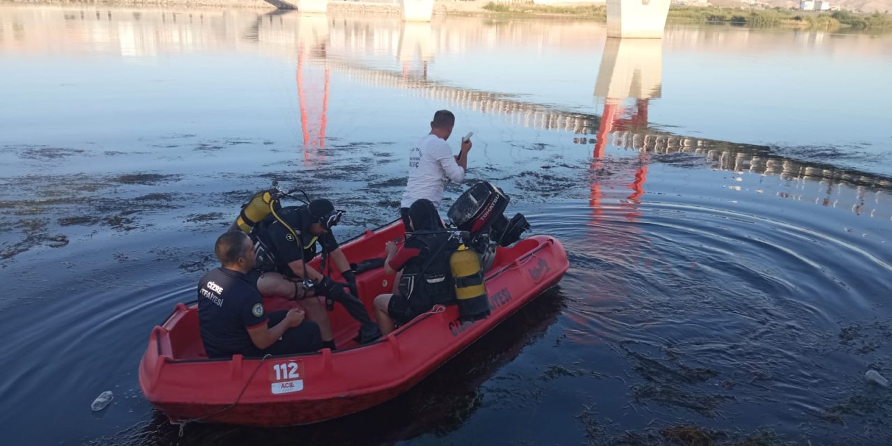 Cizre’de Dicle Nehri'ne atlayan gencin cansız bedeni çıkarıldı