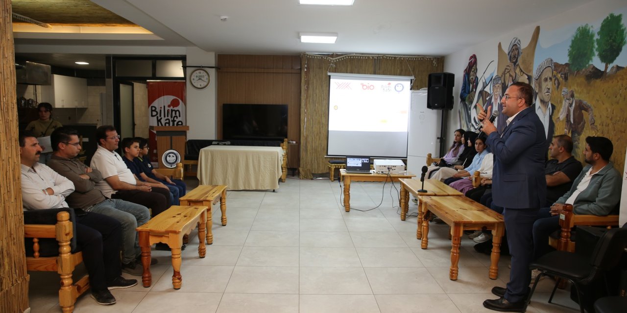 Şırnak’ın şifalı bitkileri “Soryaz ve Guriz” Bilim Kafe etkinliğinde anlatıldı
