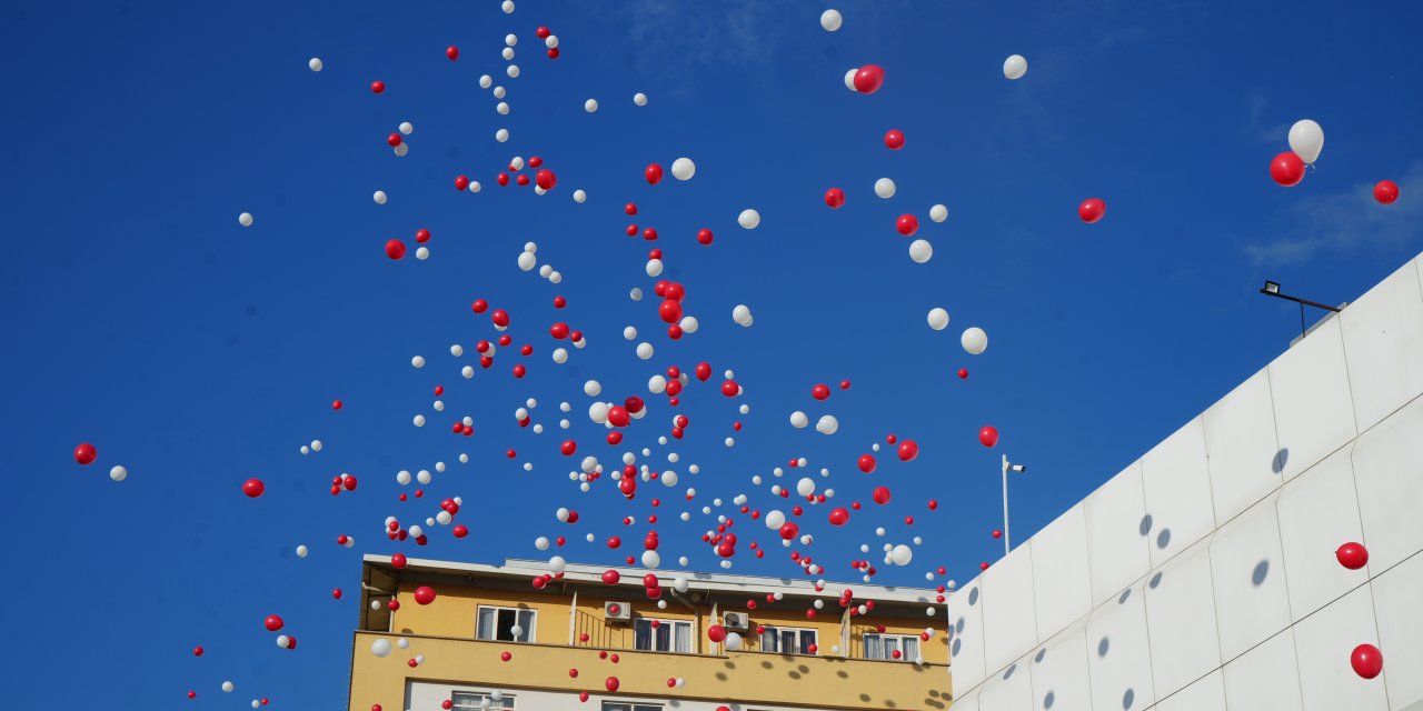 Kanseri yenen Didem için gökyüzüne balonlar bırakıldı