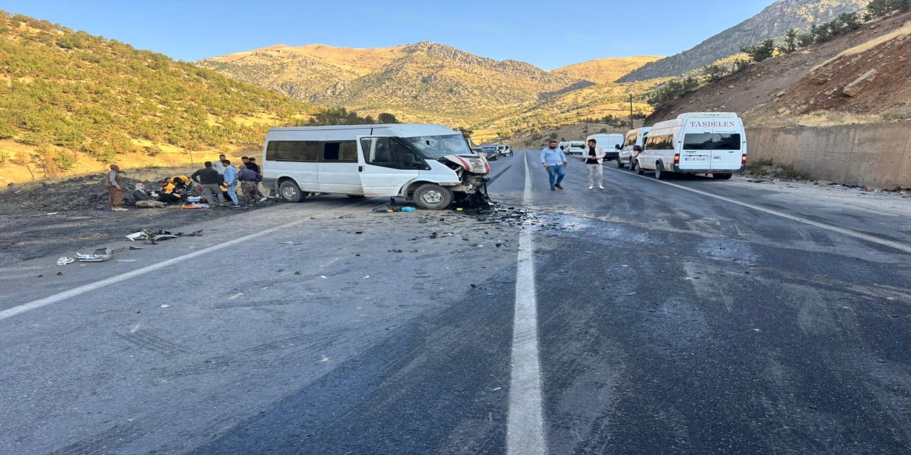 Şırnak’ta trafik kazası: 2’si ağır 14 yaralı