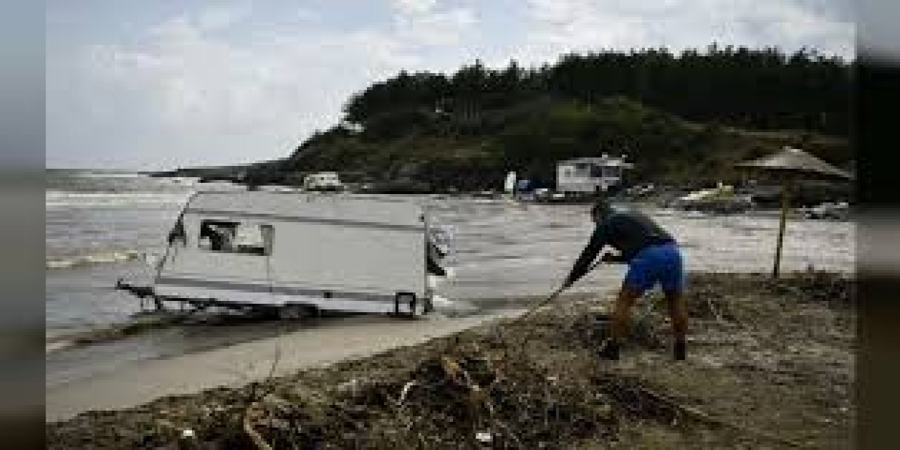 Meksika'da sel felaketi: 27 ölü