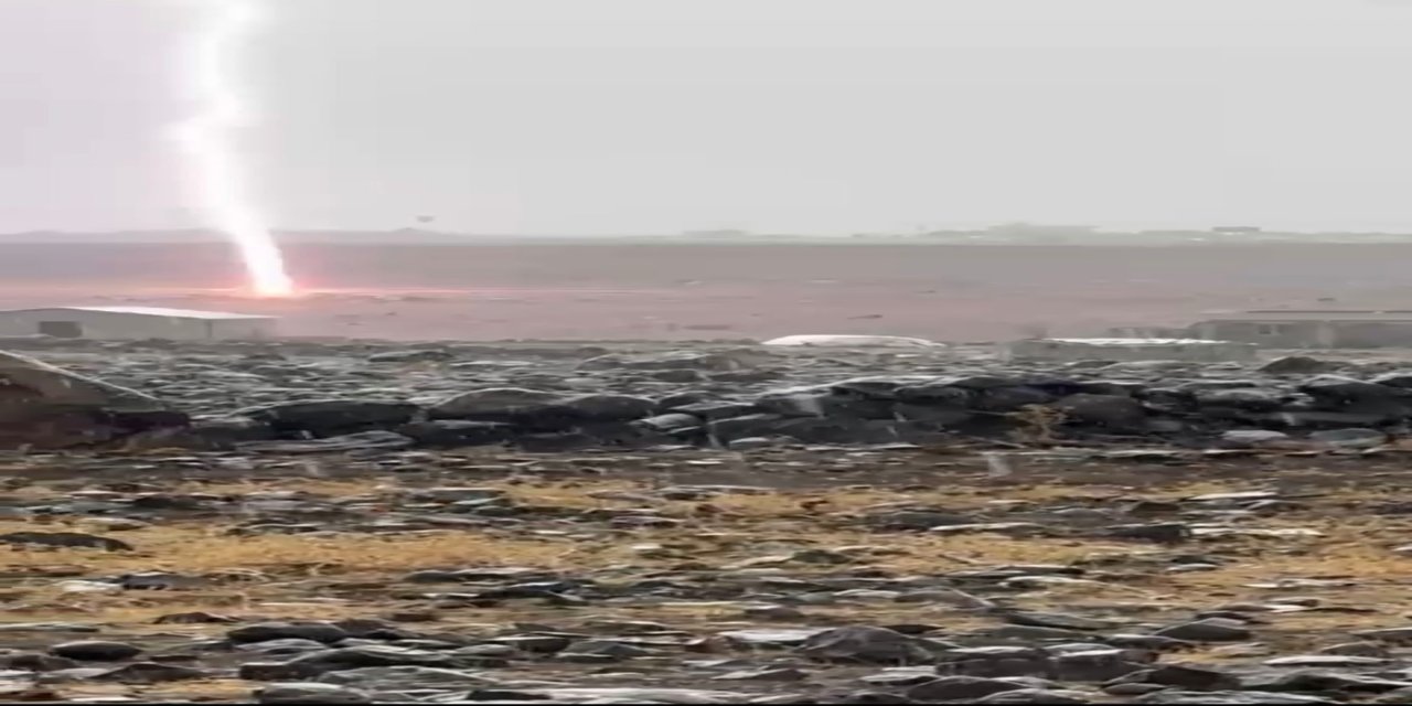 Diyarbakır'da yıldırım düşme anı kamerada