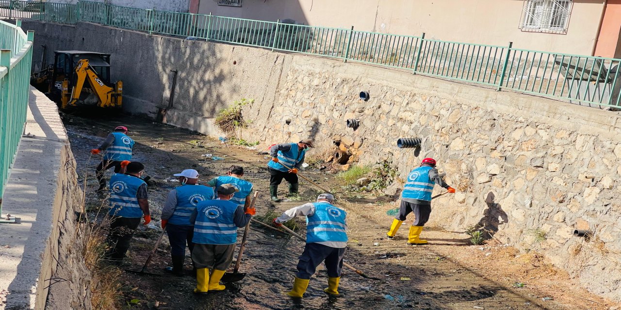Silopi Belediyesi'nden Celal Deresi İçin Büyük Temizlik Operasyonu