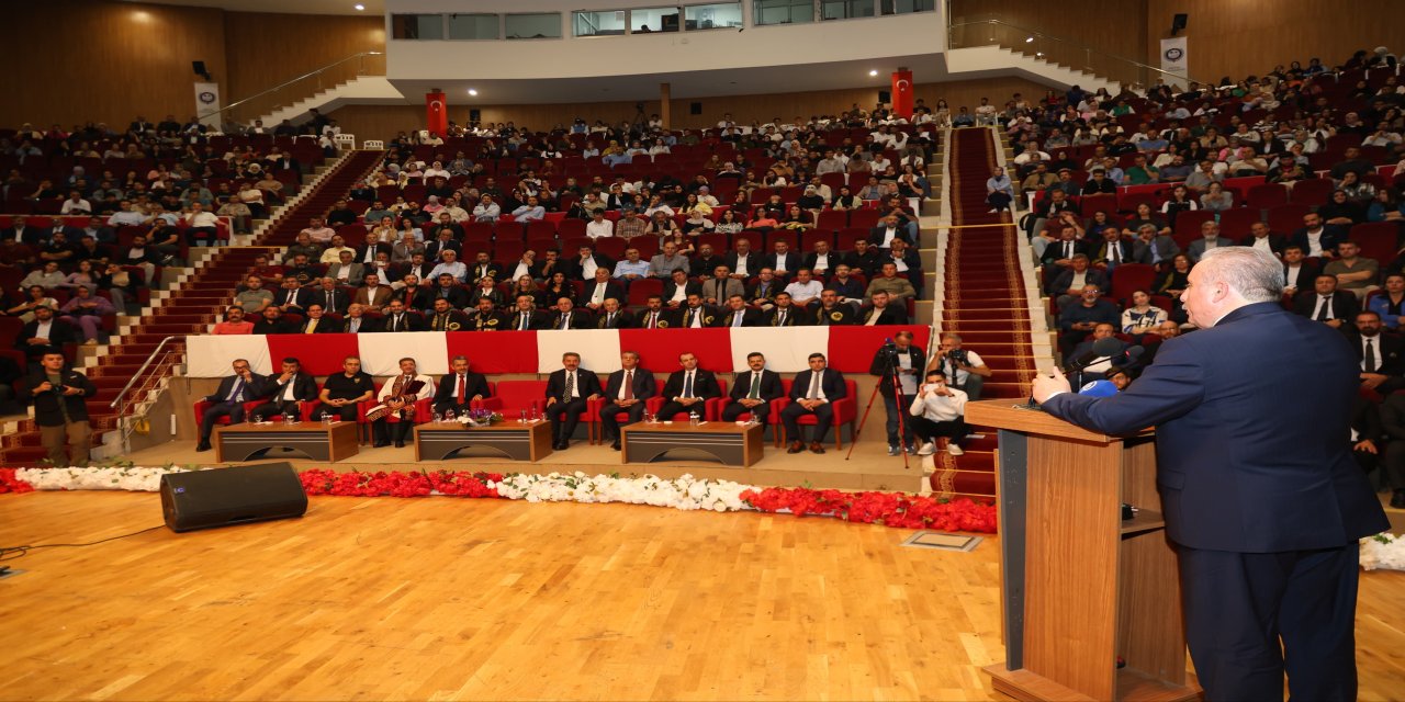 Şırnak’ta Prof. Dr. Mustafa Şentop’tan Gençlere Anlamlı Mesaj: “Değerlerle Yükselin”