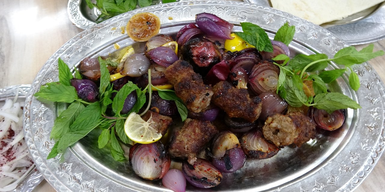 Gribal hastalıkların ilacı: Soğan kebabı