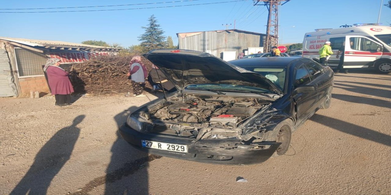 Malatya'da otomobil ile minibüs çarpıştı: 4 yaralı