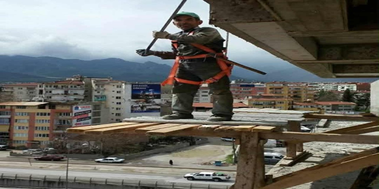 4. kattan düşen inşaat işçisi hayatını kaybetti