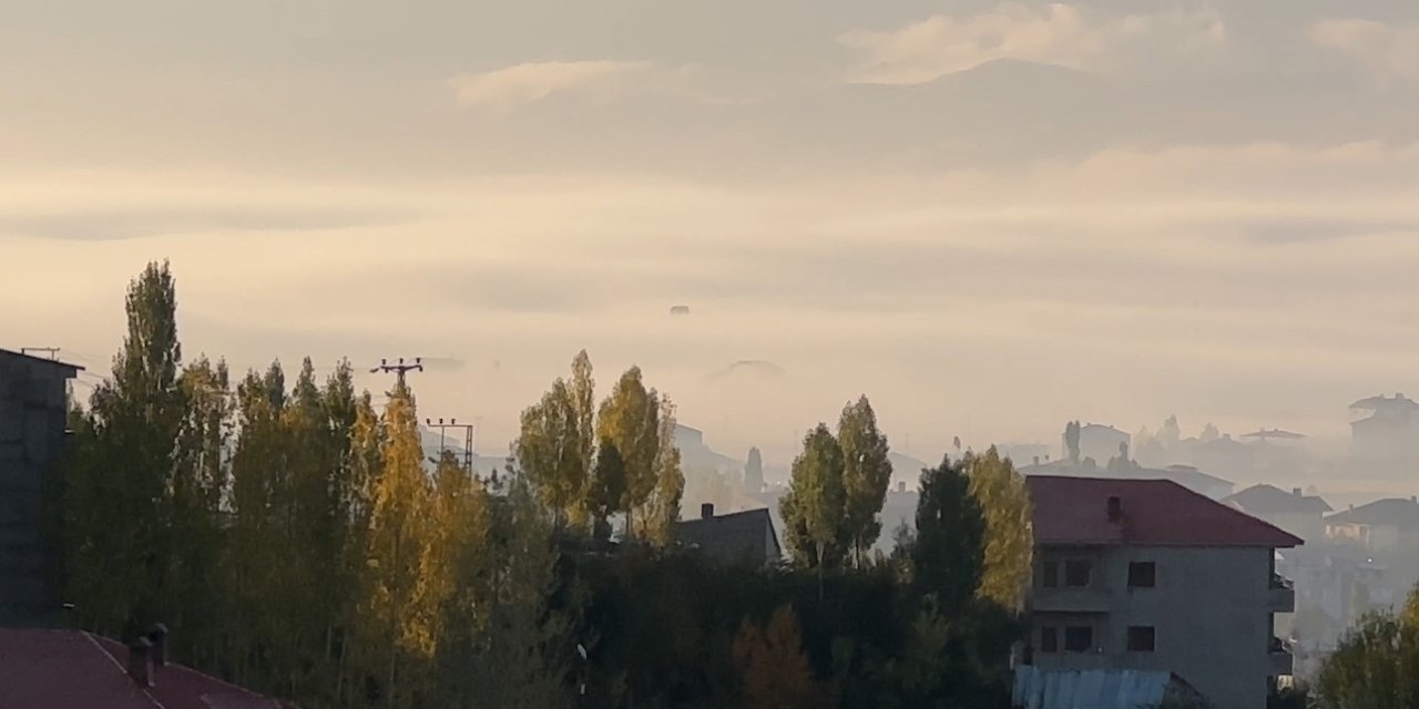Yüksekova’da sisle gelen doğal güzellik