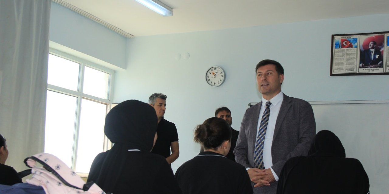 Cizre Milli Eğitim Müdüründen Öğrencilere Sosyal Medya Uyarısı