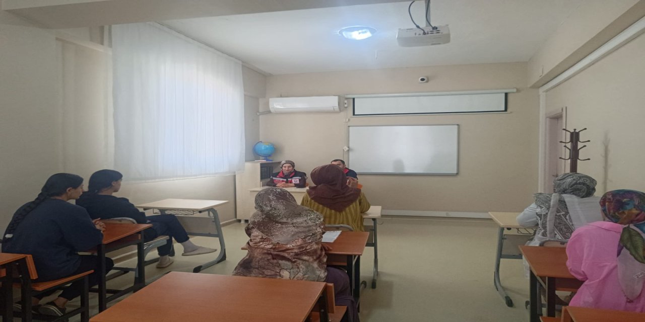 Kasrik’te Koruyucu Aile ve Evlat Edinme Hizmetleri Tanıtıldı